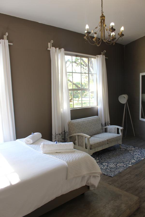 Tsumeb Theater Guesthouse Kültér fotó