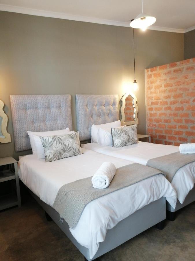 Tsumeb Theater Guesthouse Kültér fotó